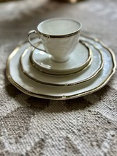 TWO Wedgewood Windsor Black, 5