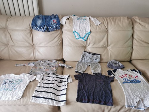 Months baby clothes - 9-12,