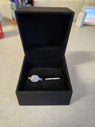Leo diamond engagement - diamond, ring