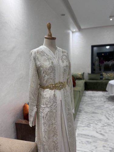 Ivory takchita - ivory,