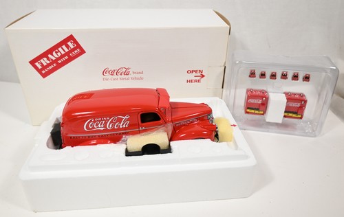 New danbury mint 1941 coca - new,