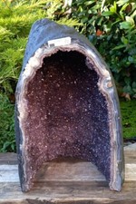 AMETHYST CHURCH 12.7KG