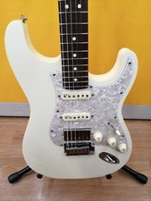 Fender japan modern strat - modern,