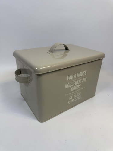Farmhouse housekeeping beige - farmhouse,