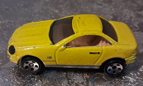 Hot wheels mercedes - hot, yellow