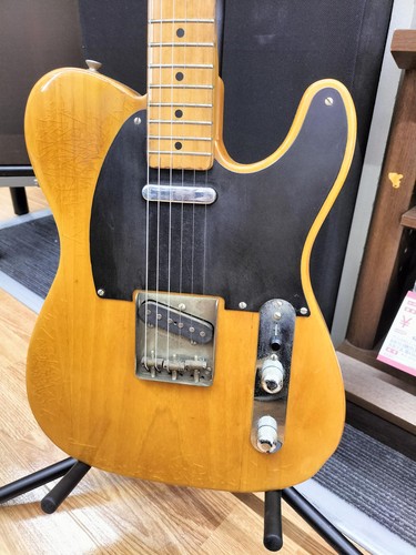 Fender electric guitar - ,