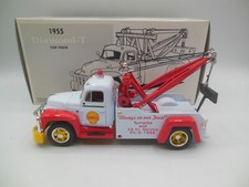 First Gear 19-2025 1955 Diamond T Tow Truck Shell Motorist 1:34 Scale