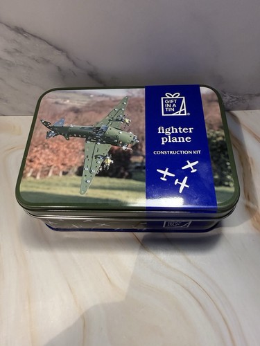 Gift tin fighter - in, plane