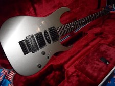 AWESOME IBANEZ RG570 SUPERSTRAT IN SILVER SAND,  IBANEZ HARDCASE , FULLY SET UP