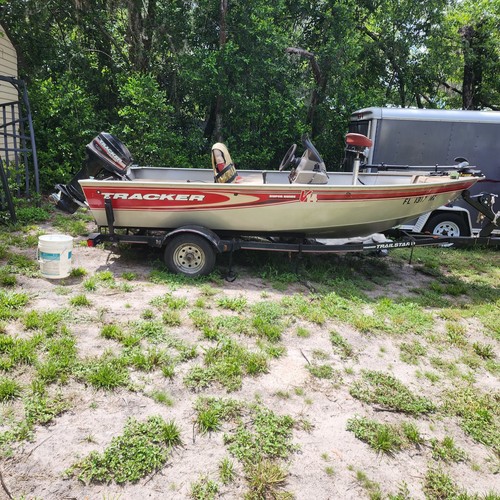2005 tracker bass boat