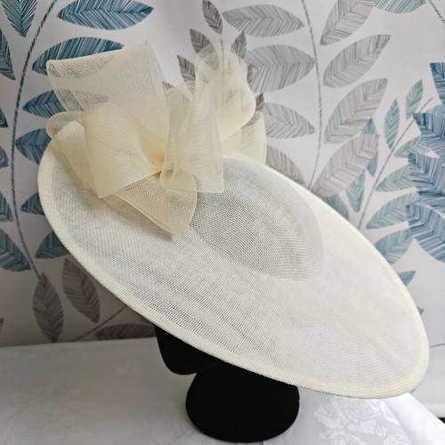 Ivory cream flower wide - ivory,