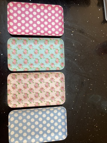 Set stackable trays sold - set,