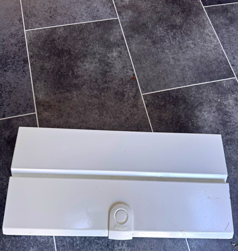 Hager white metal consumer - metal,