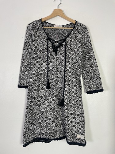 Odd molly black white - molly, pattern