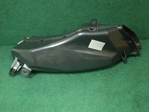 Suzuki gsx r1000 right air - gsx-r1000,