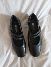Pavers Womens Black Leather Shoes Size 9