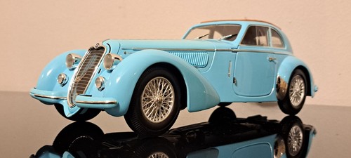 Scale alfa romeo - 1/18, 8c