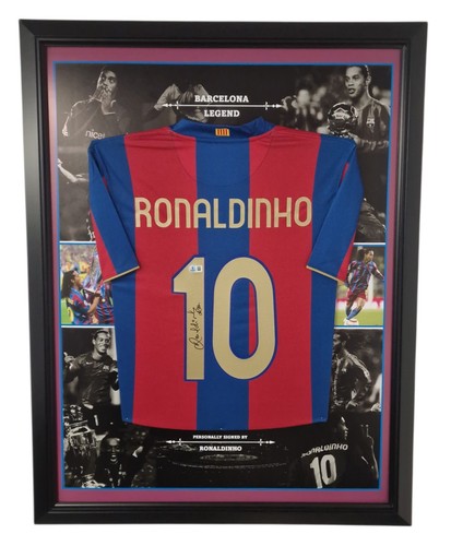 Barcelona star ronaldinho - barcelona,