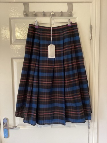 Bnwt toast size - size, orino