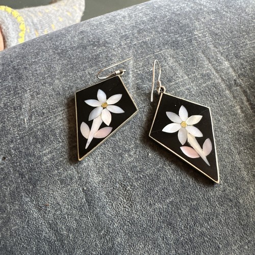 Abalone inlay onxy flower - inlay,