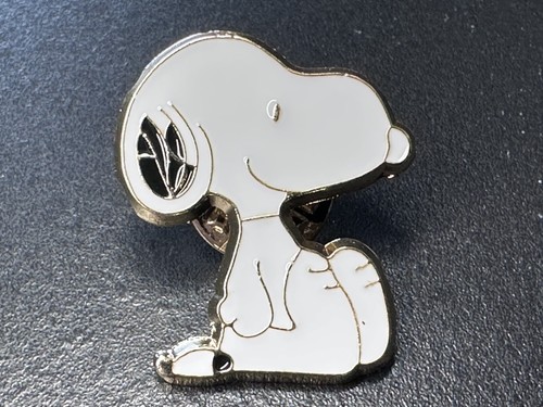Snoopy enamel pin badge - enamel,