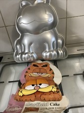 Wilton Garfield Aluminium Cake Tin With Eyes
