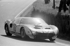 Bruce McLaren Phil Hill Ford