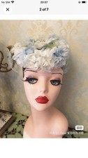 Vintage 1970s Flower Fasinator