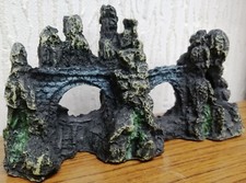 SMALL DETAILED TWIN HOLE