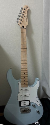 Yamaha electric guitar - electric,
