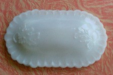 KEMPLE Opaque Milk Glass OAK LEAF Lid for Oval Dresser box - HAVE U lost yours?