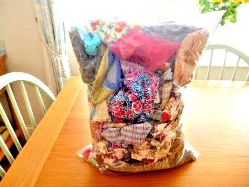 950 grams fabric scraps - 950,