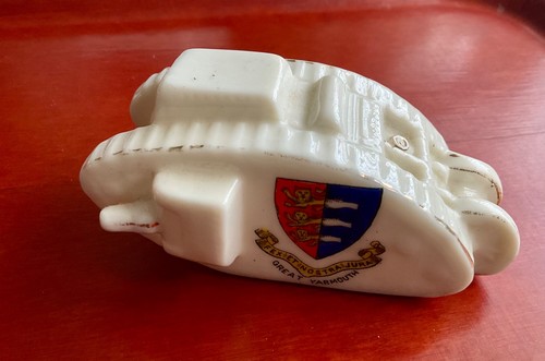 Crested china ww1 tank - crested,