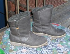 Shearling Boots Emu Australia 100% merino wool lined suede upper rubber sole 7