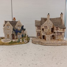 Lilliput Lane x 2 Scottish Models