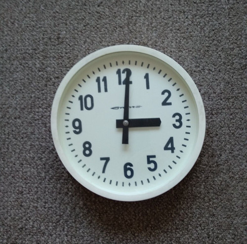 Slave clock secondary - secondary, wall