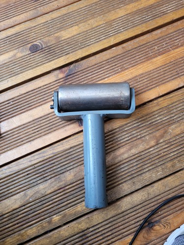 Feed roller for tripod - , stand