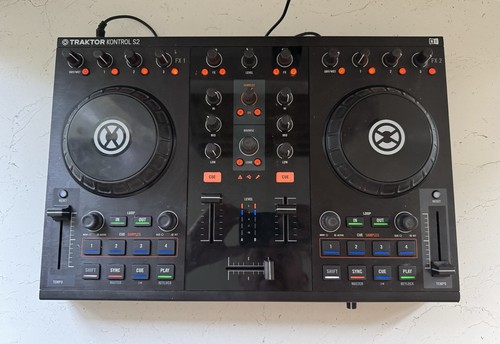 Traktor kontrol mk1 dj - s2,