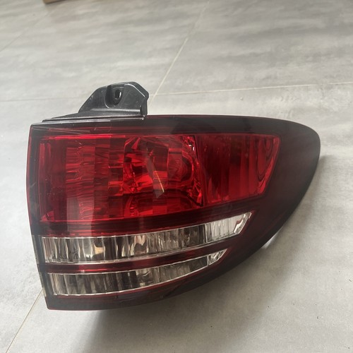 Toyota estima light outer rear - outer,