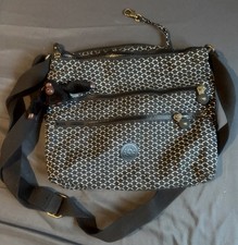 Kipling Alvar Medium Crossbody