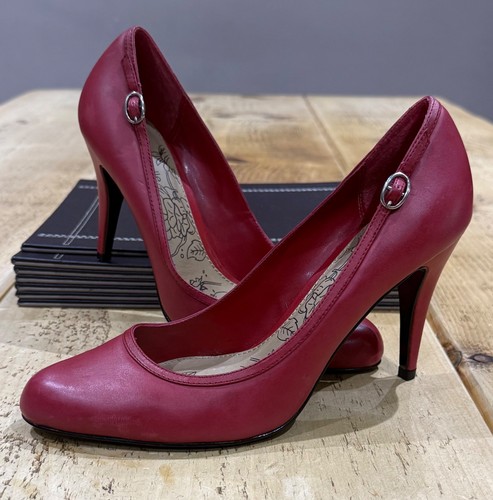 Caravelle stiletto size - 7, red