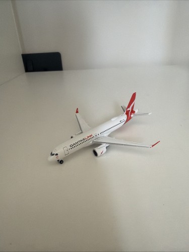 Qantas link a220 - link, a220-300