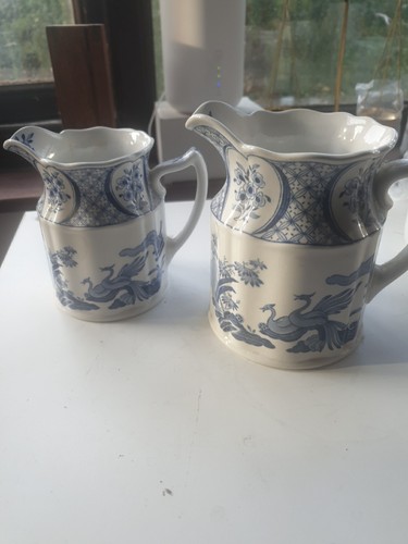 Old chelsea jugs - chelsea,