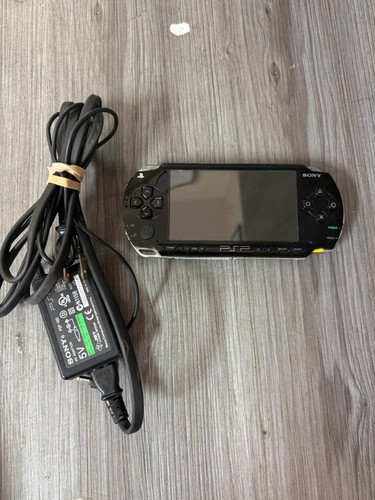 Sony psp 1001 hand - hand, held