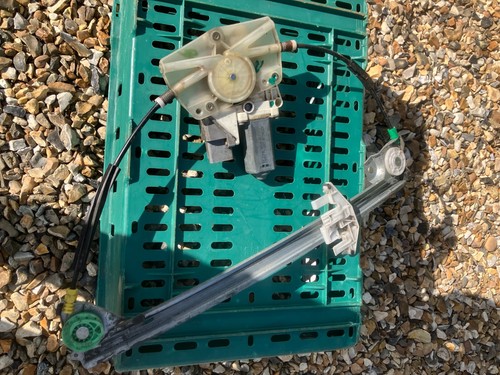 Peugeot 406 right front window