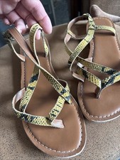 Topshop Yellow Snake Pattern Strappy Toe Post Sandals 37