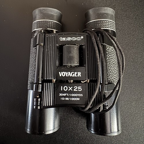 Tasco compact binoculars 10x25 - compact,