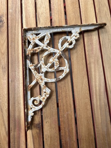 Large french ornate bracket - large,