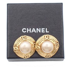 CHANEL Logo Round Button Earrings Clip-On 94A Imitation Pearl Gold 33RF703