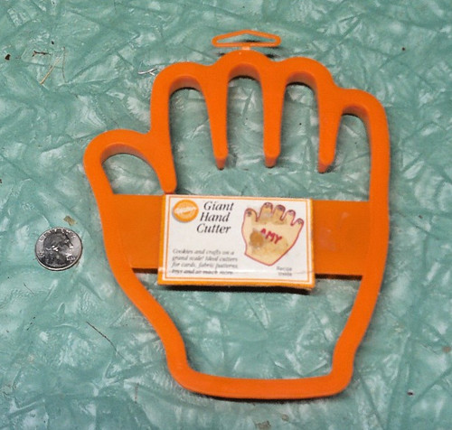 Wilton giant hand cookie - giant,